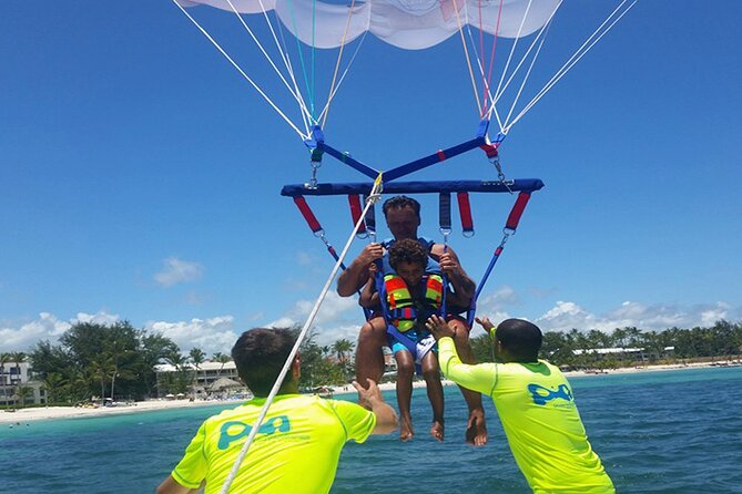 Private Catamaran + Private Parasailing - up to 20 passengers - Safety and comfort for first-time flyers
