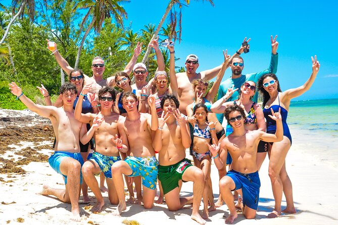 Private Catamaran wonderful Snorqueling slide & entartaiment team - The catamaran slide changes the pace