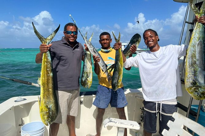 Private Fishing charter Punta Cana (Alondra) - Sandwiches, fruit, and a Dominican open bar