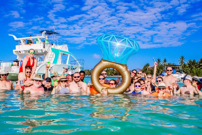 Private Luxury Party Boat with Slide - The natural pool stop and the slide
