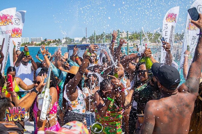 Private Party Boat at Coast of Punta Cana and Bávaro - The crew and service style
