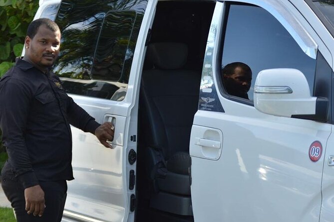 Private Punta Cana Airport Transfer from Hotels to Uvero Alto - Picking the right vehicle for your group