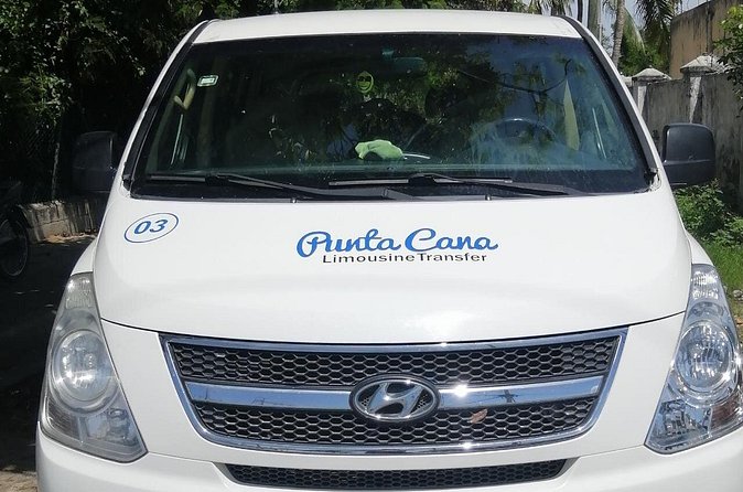 Private Round Trip Airport Transfer Bavaro Hotels - How the price works for families and small groups