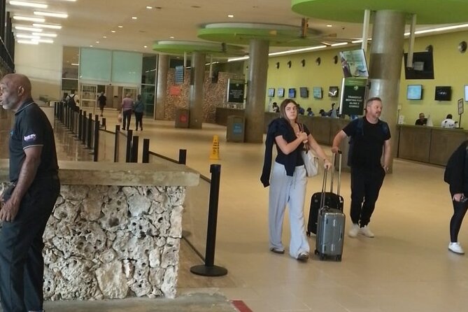 Private transfer between Santo Domingo Airport and Punta Cana - Key points to know before booking