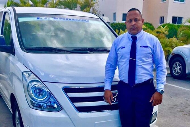 Private transfer from Punta Cana to Bajahive Dominicus - A private group changes the value calculation