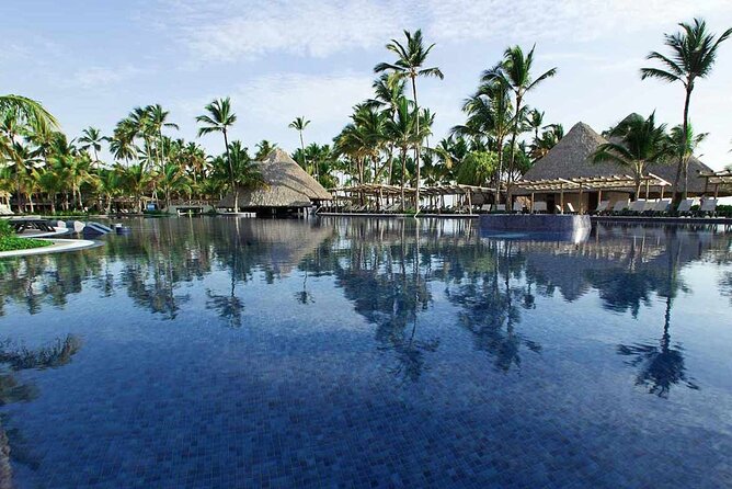 Private Transfer Punta Cana Airport to/from Barcelo Bavaro Palace - What the direct service saves you
