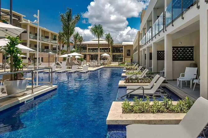 Private Transfer Punta Cana Airport to/from Catalonia Royal La Romana - The 55-minute ride to Catalonia Royal La Romana