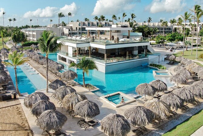Private Transfer Punta Cana Airport to/from Excellence El Carmen - The approximately 50-minute ride to Excellence El Carmen