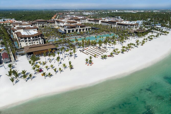 Private Transfer Punta Cana Airport to/from Lopesan Costa Bavaro - A 25-minute ride from PUJ to Lopesan Costa Bavaro