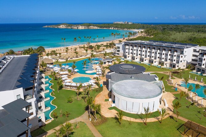 Private Transfer Punta Cana Airport to or from Dreams Macao - Meeting your driver at Punta Cana Airport