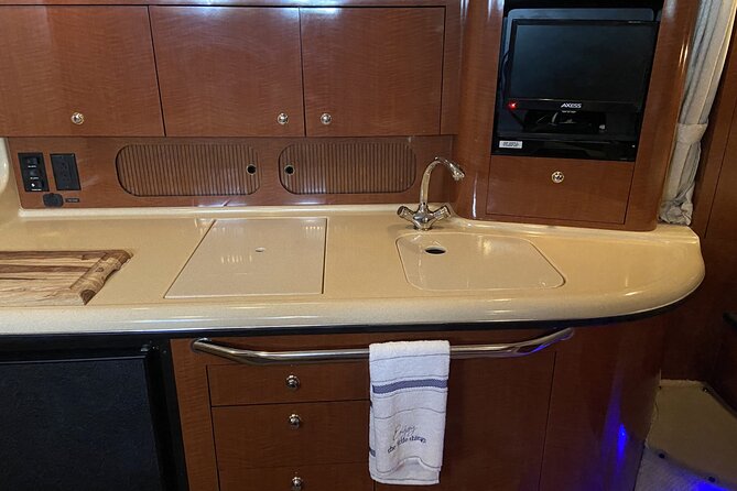 Private Yacht in Punta Cana, Unlimited Drinks and HipHop Music - Third stop: Punta Cana’s natural pool