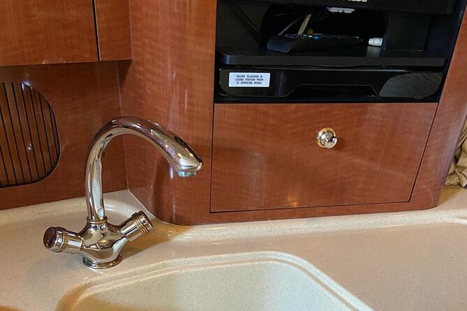 Private Yacht in Punta Cana, Unlimited Drinks and HipHop Music - How the $1,150 price works for your group