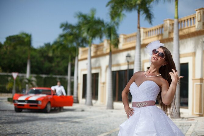 Professional Photoshoot at your Hotel or Villa - Meeting Anastasia and getting past the awkward first poses