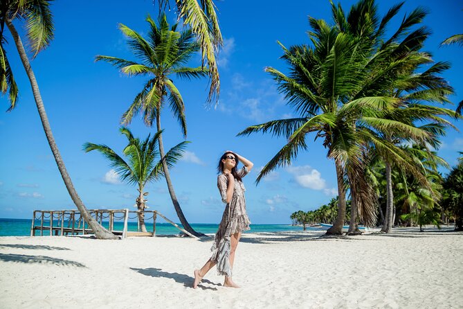 Professional photoshoot in Punta Cana and DR - Book now! - A private group of up to four people