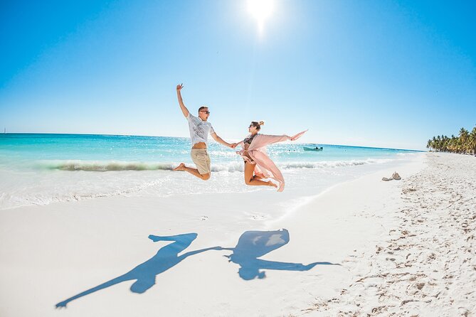 Professional photoshoot in Punta Cana and DR - Book now! - Choosing clothes that work with wind and sand