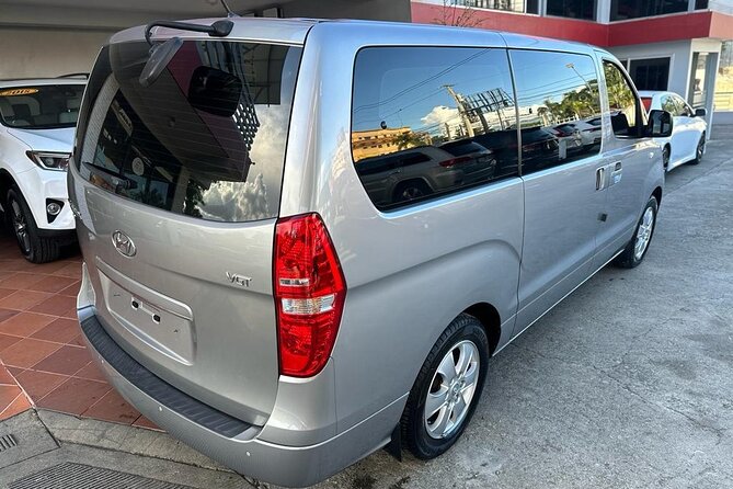 Punta Cana Airport Shuttle to Bávaro and Punta Cana Hotels - Leaving Punta Cana Airport without the usual wait