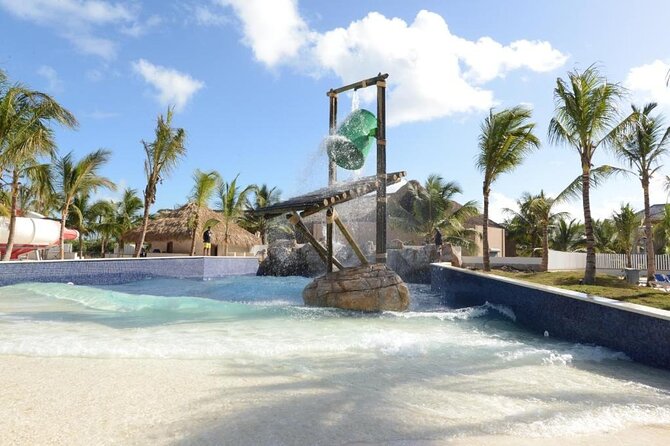 Punta Cana Airport to or from Royalton Splash Private Transfer - What the airport arrival feels like