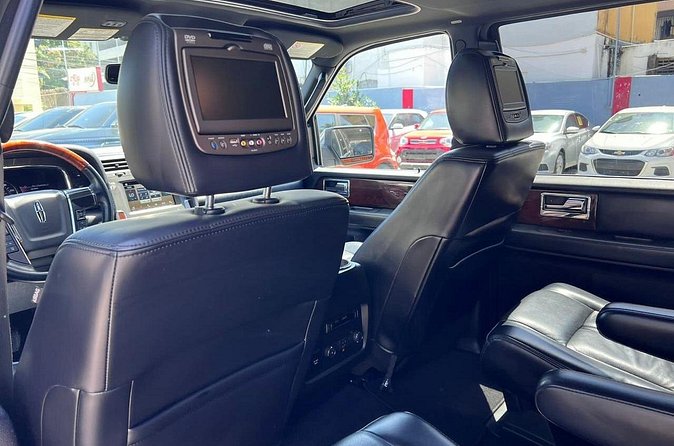 Punta Cana Airport Transfer: Luxuty Ride to Your Hotel - Bávaro and Punta Cana hotel drop-offs