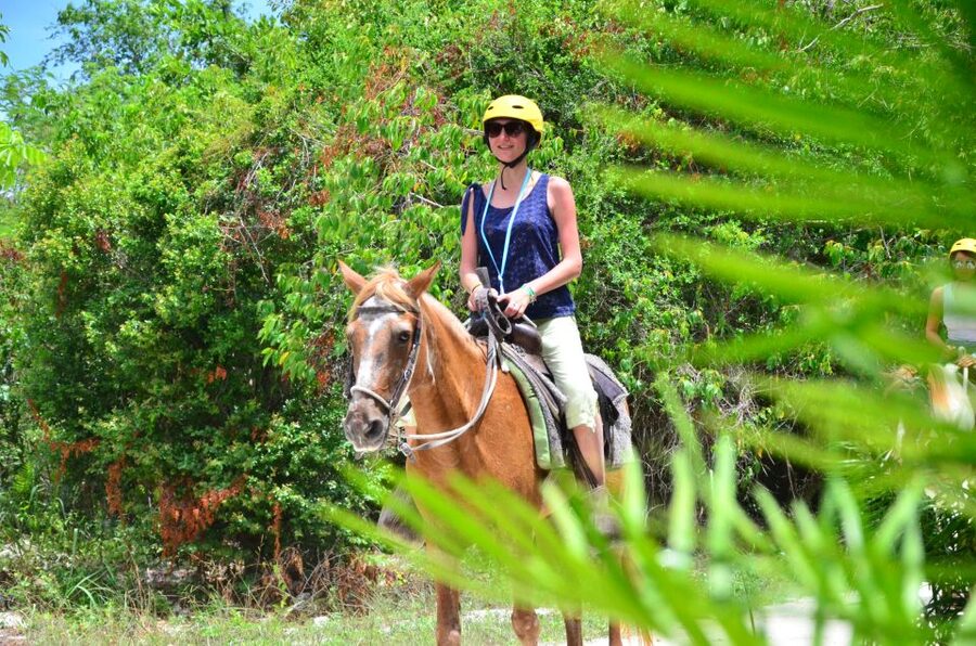 Punta Cana: Bávaro Adventure Park Horse Riding & Waterfalls - Guides, language, and the human side of the outing
