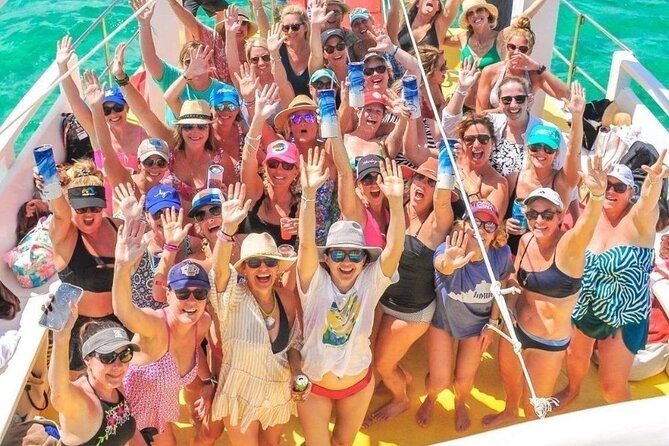 Punta Cana Booze Cruise, Snorkeling, Bar Entertainment Open Bar - Snorkeling among coral reefs