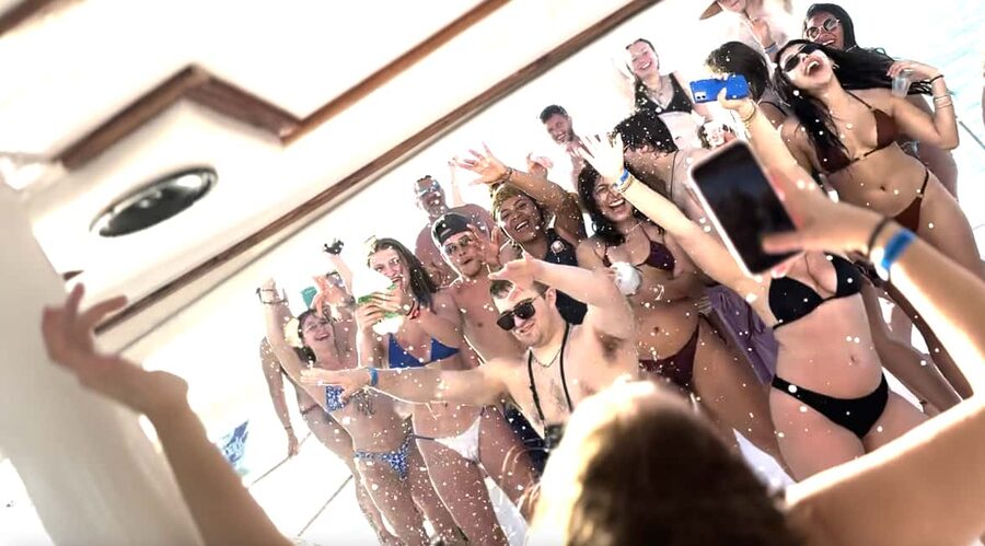 Punta Cana: Booze Cruise with Snorkel and Natural Pool Stop - Reef snorkeling for about 35 minutes