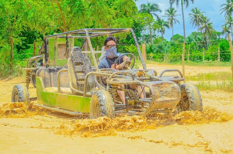 Punta cana : buggy tour - Meeting local crops at a rural home