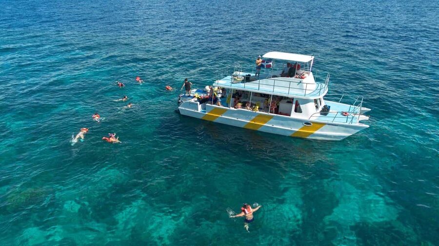 Punta Cana: Catalina Island Trip with Snorkeling - From Bávaro to La Romana by road