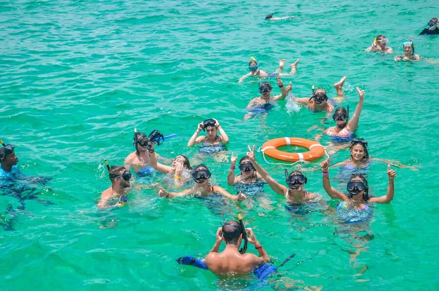 Punta Cana: Catamaran Family Tour - A short catamaran outing with a clear family plan