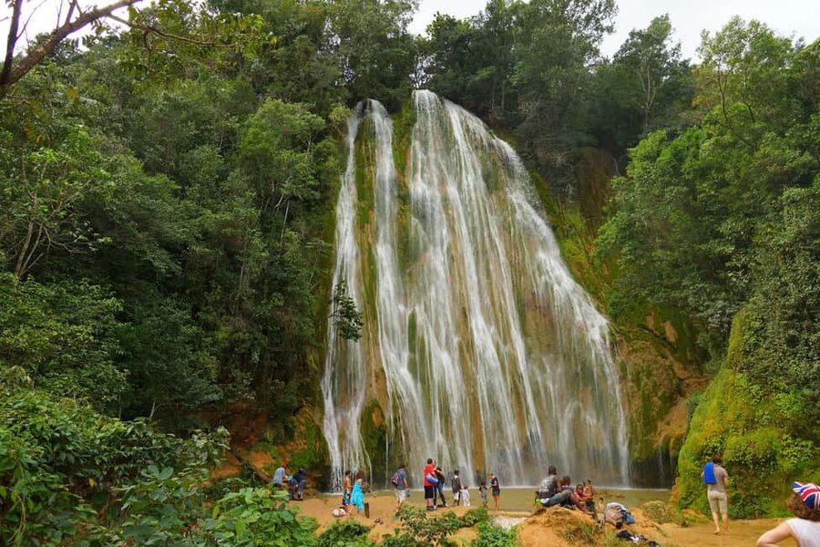 Punta Cana: Cayo Levantado & El Limon Waterfall Tour - Seeing Samaná by safari truck