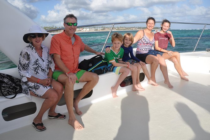 Punta Cana Combo Tour: Snorkeling, Catamaran Cruise & Parasailing - The guides make a real difference