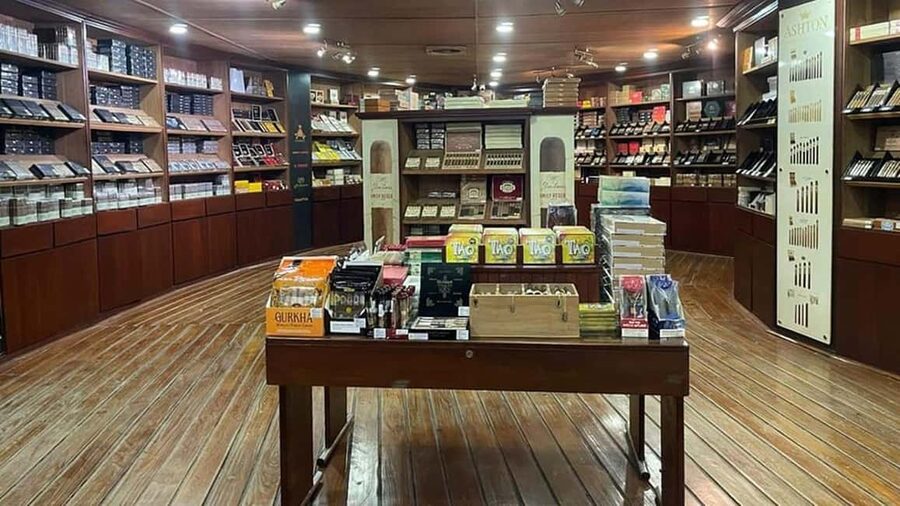 Punta Cana: Don Lucas Cigar Factory & Rum Tour with Pickup - Chocolate tasting at the Choco Museum