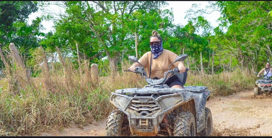Punta Cana : Done Buggy Excursions AtV /cenote on the Beach - The Indigenous Springs cenote and its turquoise water