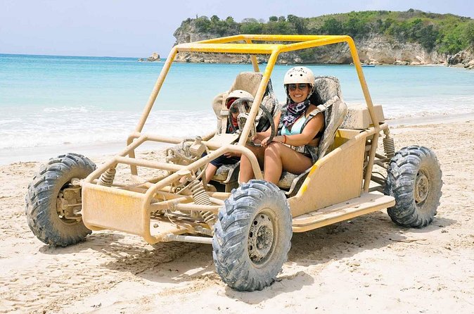 Punta Cana: Ecological Adventure in Buggies from Santo Domingo - Lunch at a local restaurant
