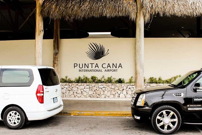Punta Cana: Exclusive Luxury Transfer Airport to Your Hotel - What the vehicle and service feel like