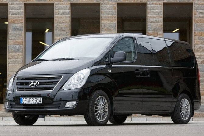 Punta Cana: Exclusive Luxury Transfer Airport to Your Hotel - The short ride from Punta Cana Airport to Bávaro