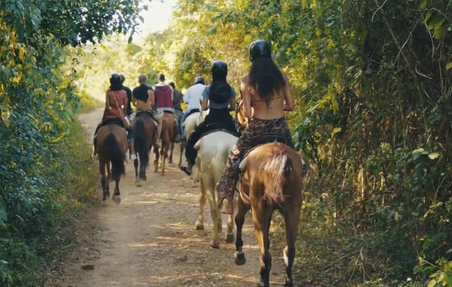 Punta Cana Horseback riding & Sunset + beach + free pick-up - Coffee and hot chocolate in a typical Dominican house