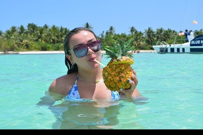 Punta Cana Party Boat (Only Adult) this Couple price - How the group size changes the experience