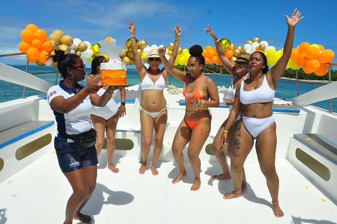 Punta Cana Party Boat Snorkeling with Music DJ and Open Bar - Quick points to know
