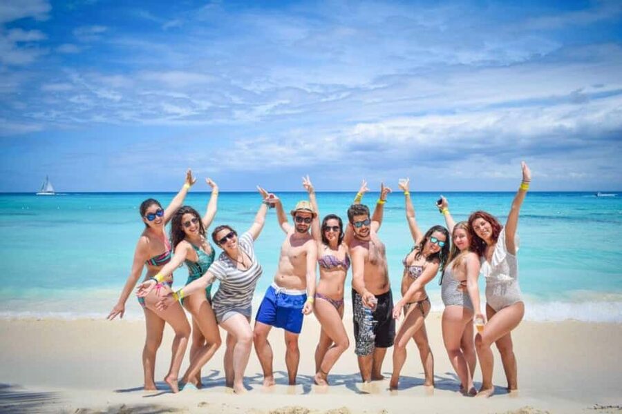 Punta Cana - Santo Domingo: Saona Island VIP Catamaran Tour - Who will enjoy this Saona trip