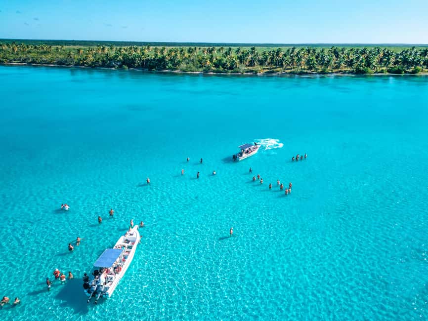 Punta Cana: Saona Crusoe VIP - Mano Juan and the turtle project