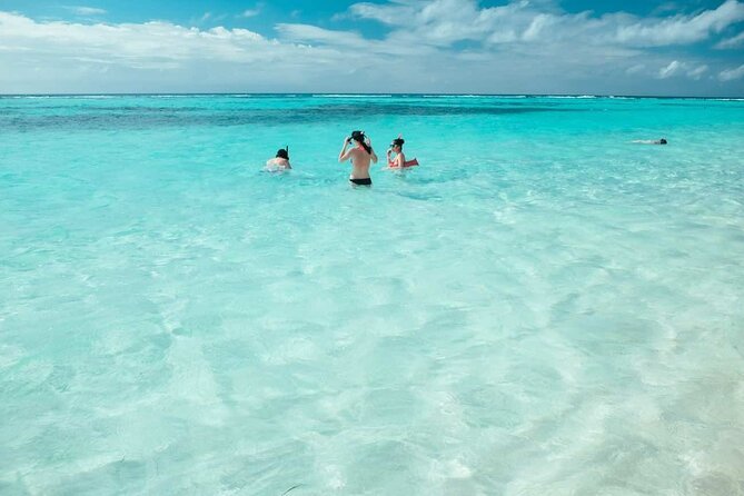 Punta Cana: Saona Island Catamaran Open Bar / Food Hotel Pickup - The 3:30 p.m. catamaran party