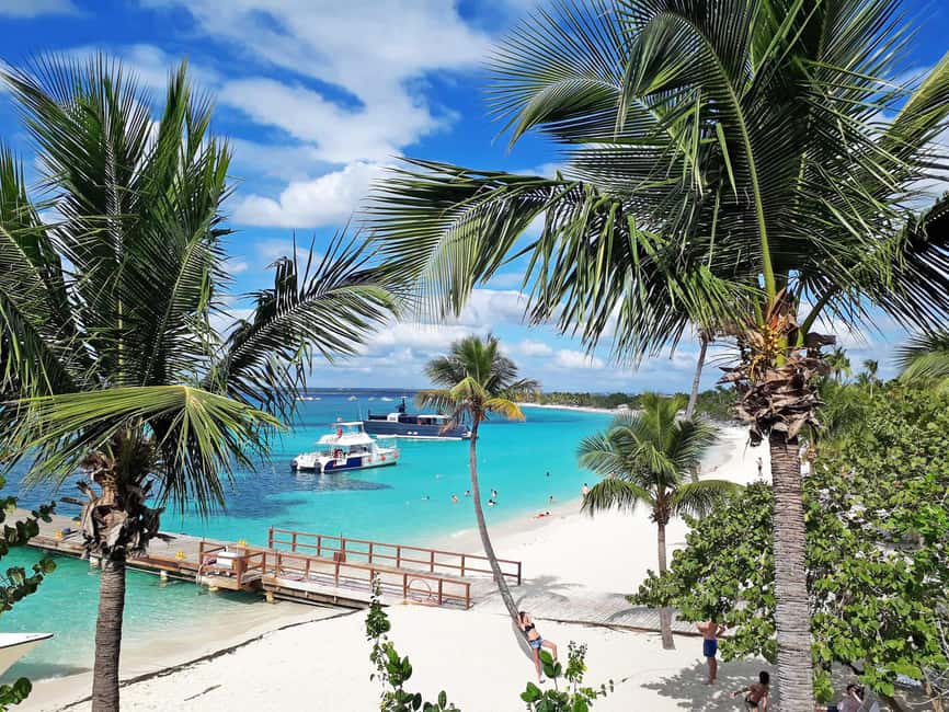 Punta Cana: Saona Island Day Tour and Catamaran Party - The fast ride across the Caribbean