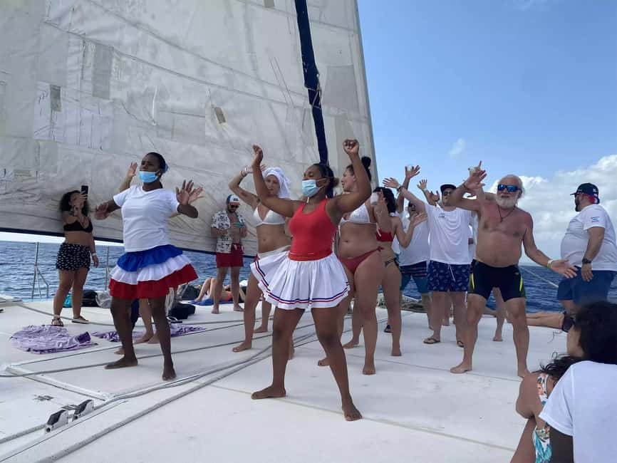 Punta Cana: Saona Island Day Trip with Blue Lagoon & Lunch - Why the Blue Lagoon is the real highlight