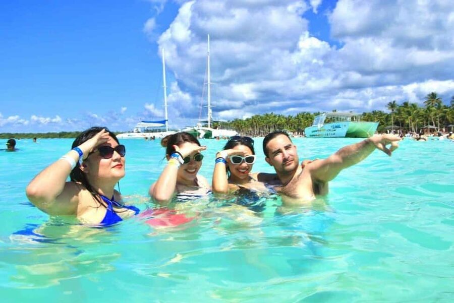 Punta Cana: Saona Island Speedboat and Catamaran Tour - A buffet lunch around 1 PM