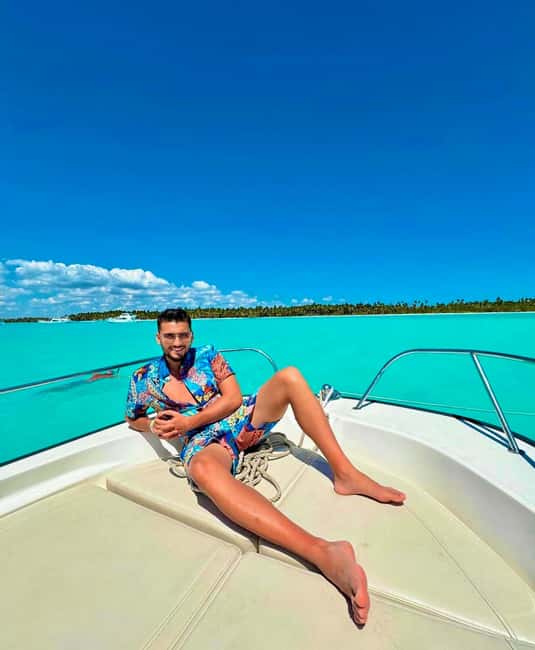 Punta Cana: Saona Island VIP | Private Beach, Open Bar & Lunch - The buffet lunch: useful fuel, not a guaranteed luxury meal