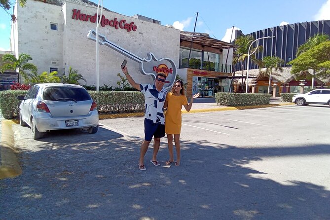 Punta Cana Shopping Tour - Plaza Artesanal World Mart and the first shopping stop