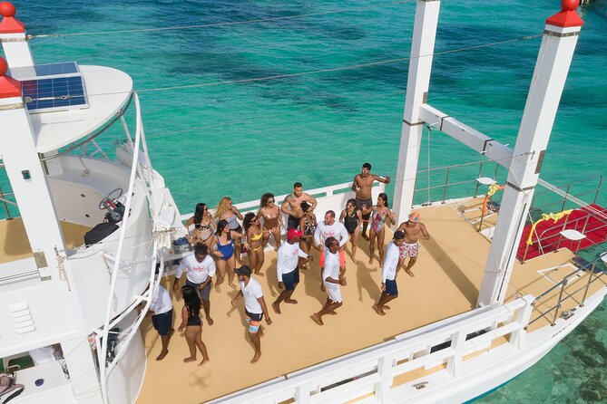 Punta Cana Slide Boat (Medium Group) - How the $1,500 price works for a large group