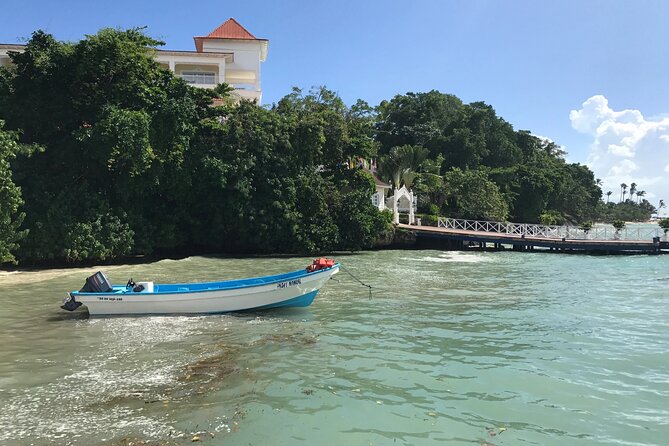 Punta Cana: Whale Watching and Bacardi Island Day Trip - Cayo Levantado, the Bacardi Island stop