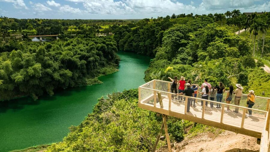 Punta Cana: Xploration Animal Park Bus Tour with Encounters - A country outing in the hills of Nisibon
