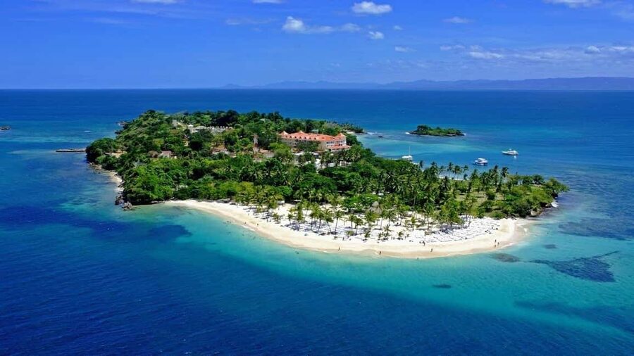 Rincon Beach and Cayo Levantado from Punta Cana - Playa Rincon, five kilometers of white sand